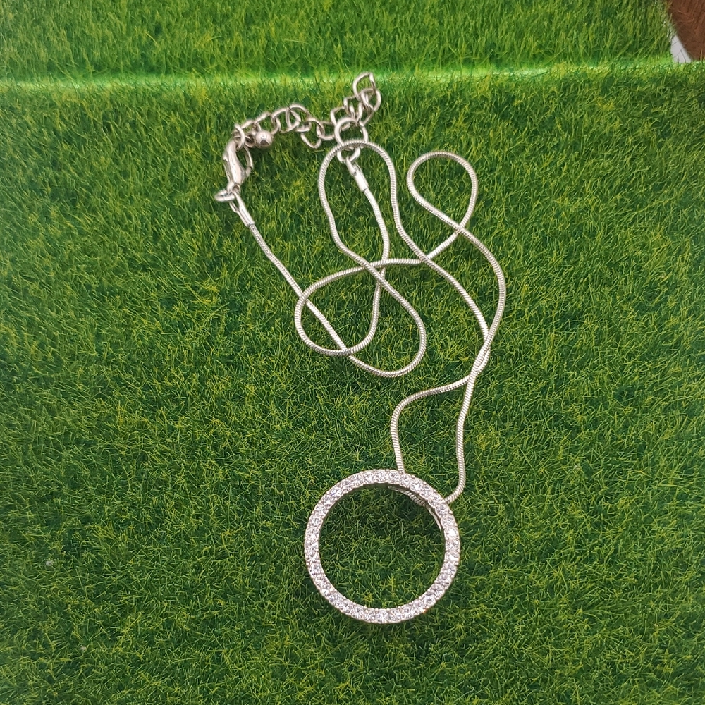Elegant Silver Tone Crystal Eternity Circle Pendant Necklace 20‎ Inch N3834